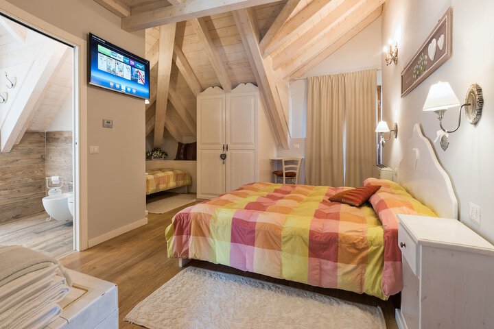 Room 47 of 153