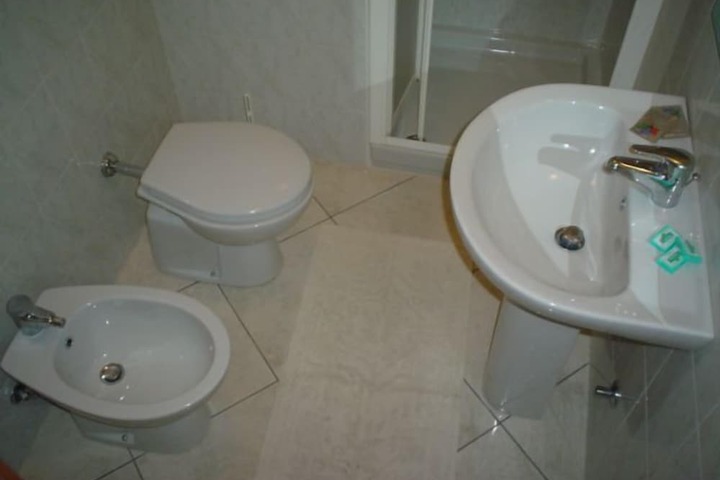 Room 8 of 14