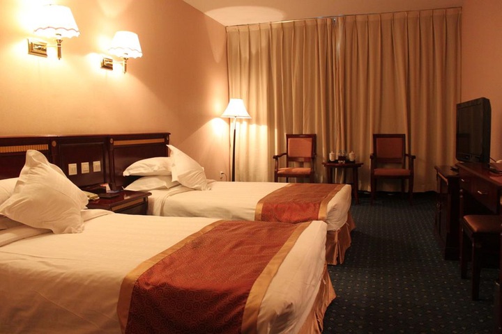 Room 6 of 24