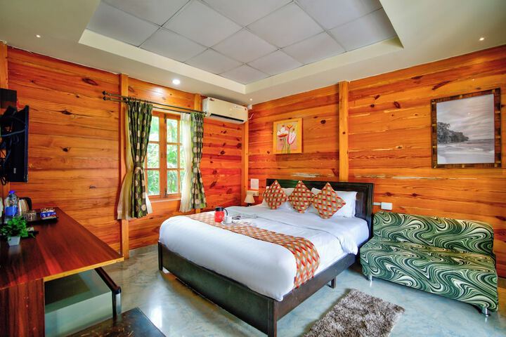 Room 8 of 27