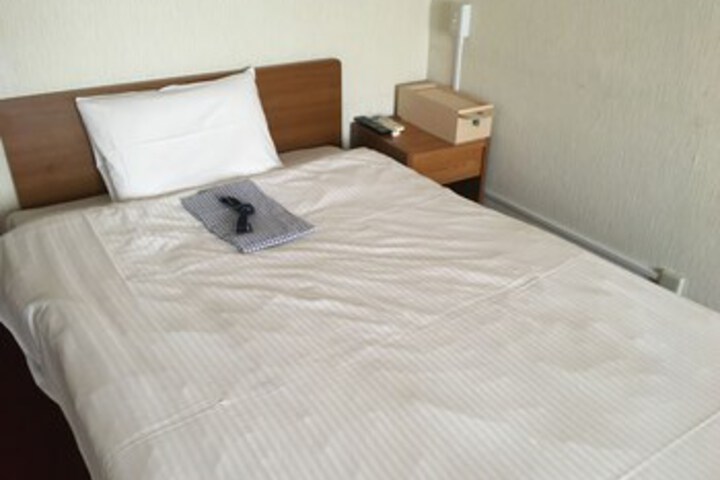 Room 16 of 18