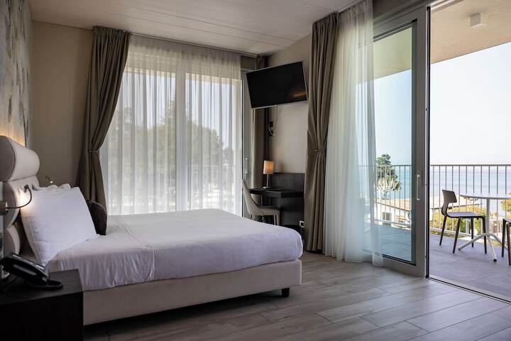 Room 20 of 86