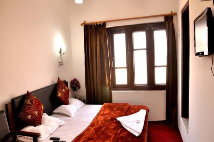 Royal Pearl Hotel