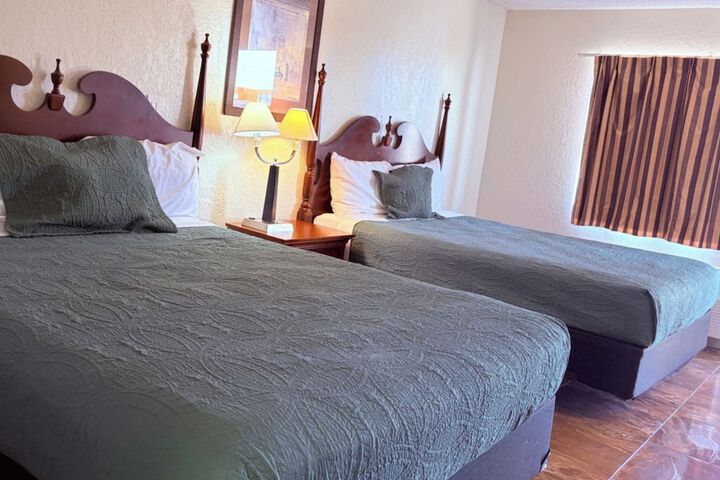Room 9 of 27