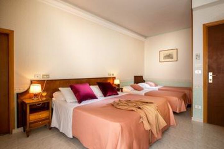 Room 20 of 33
