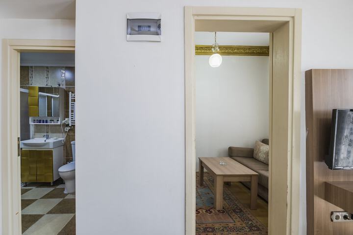 Room 21 of 80