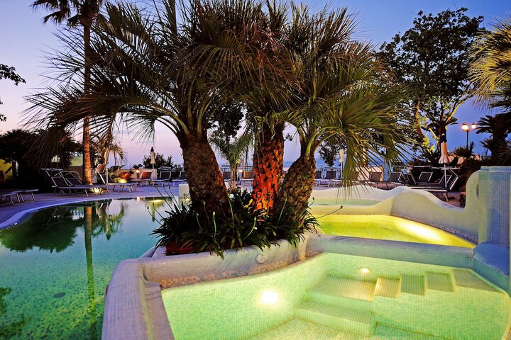 Hotel Pool