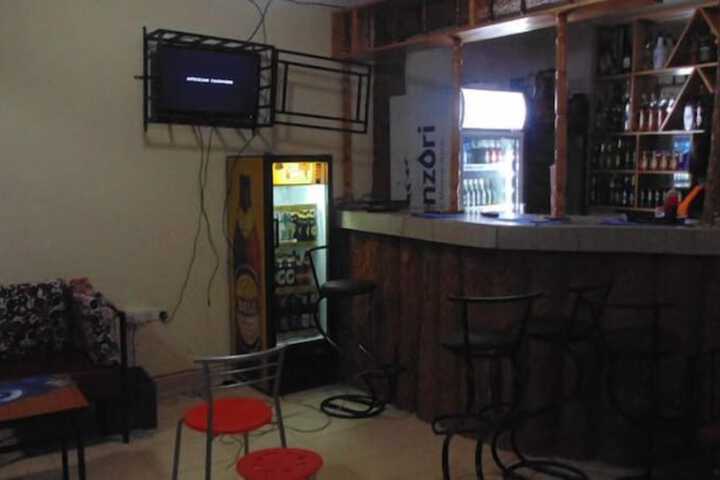 Lounge 11 of 24
