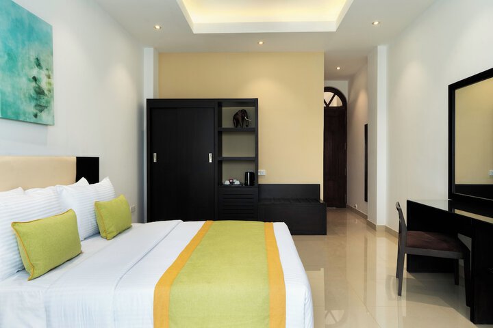 Room 10 of 25