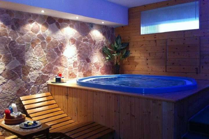 Spa 14 of 30