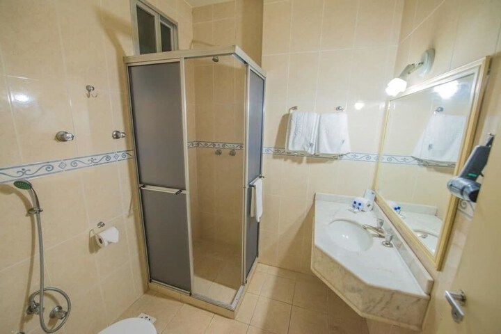 Room 8 of 22