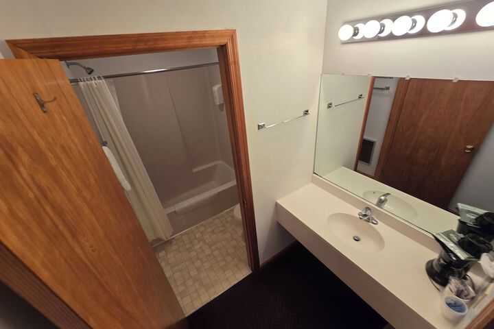 Room 68 of 123