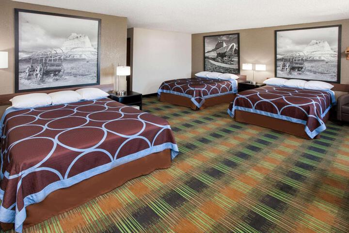 1 King Bed (6 of 10)