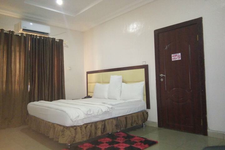 Room 6 of 26