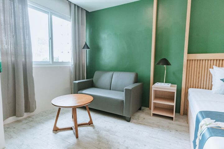 Room 8 of 72