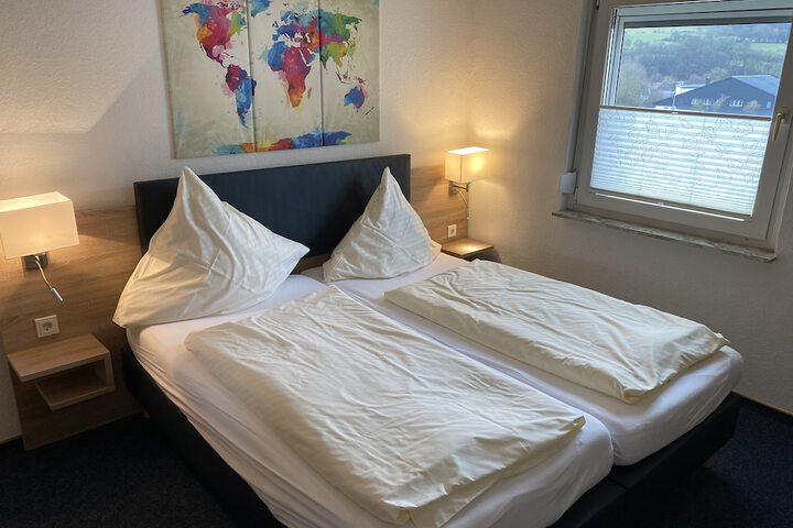 Room 6 of 30