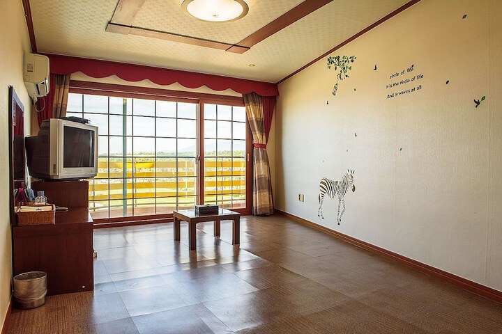 Room 3 of 15