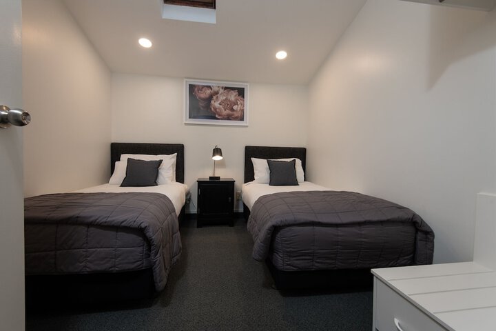 Room 6 of 40
