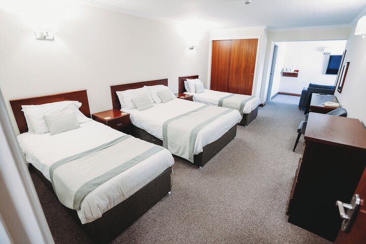 Room 16 of 64
