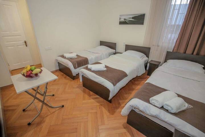 Room 6 of 39