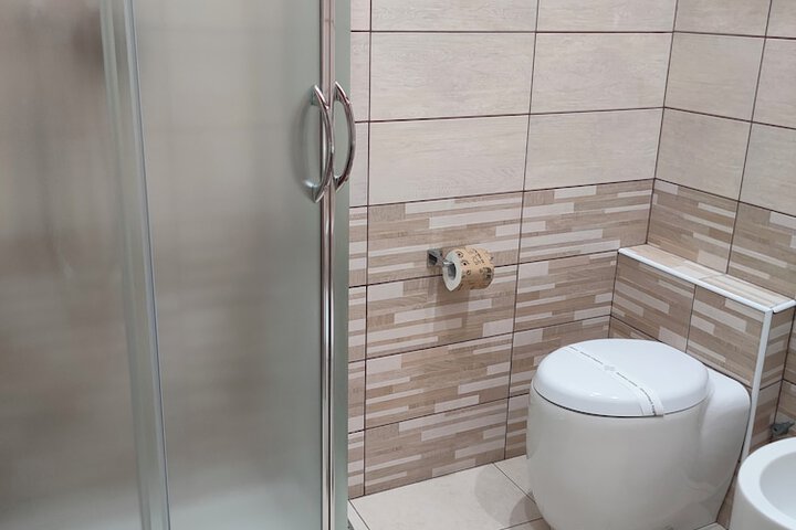 Room 8 of 13