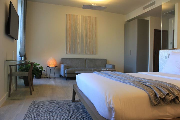 Room 12 of 44