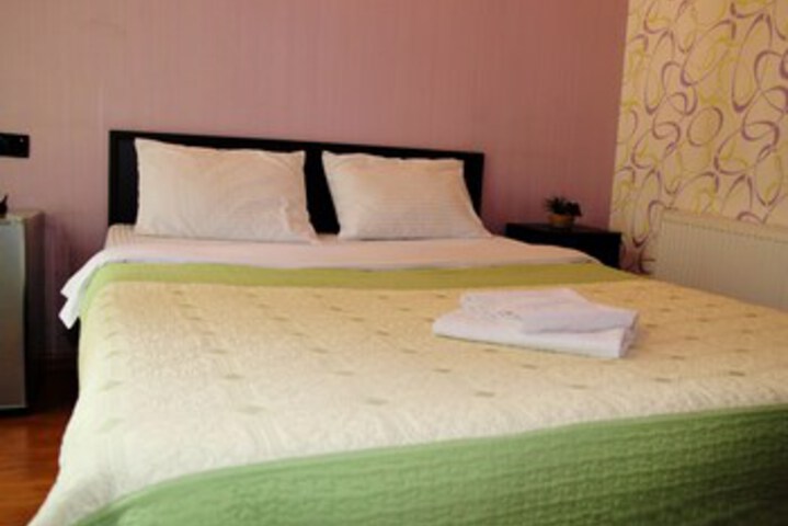 Room 16 of 30