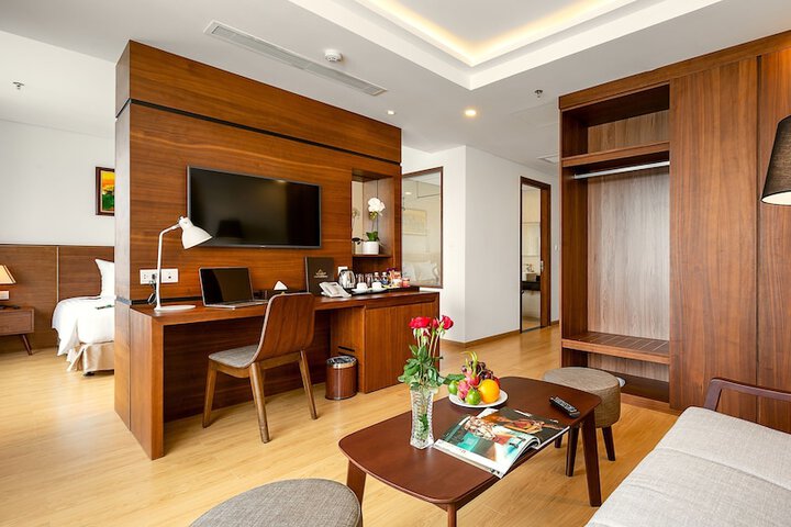 Room 28 of 68