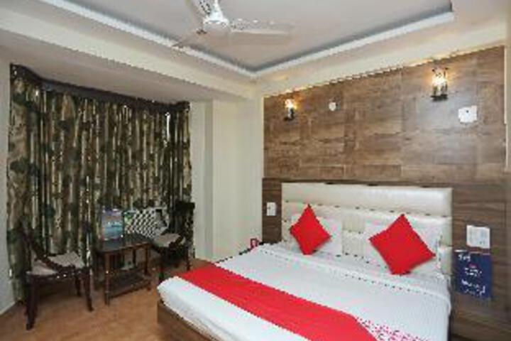 Room 17 of 30