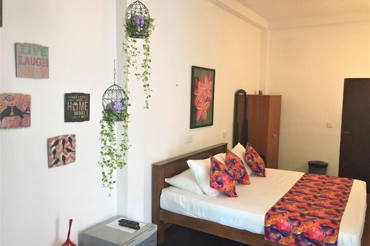Room 5 of 28