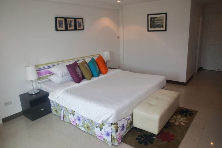 Room 12 of 75