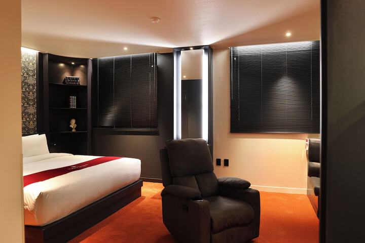 Room 19 of 115