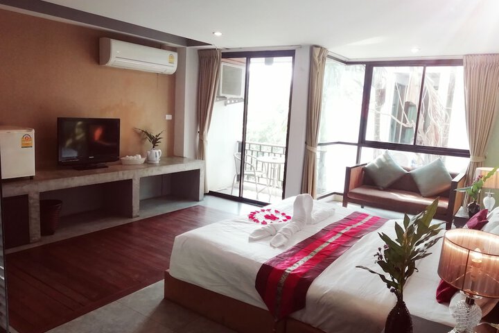 Room 7 of 76