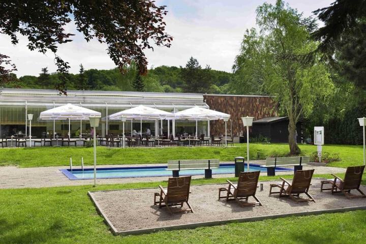 Hotel Pool