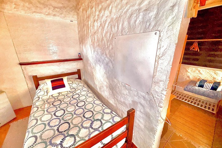 Room 25 of 150