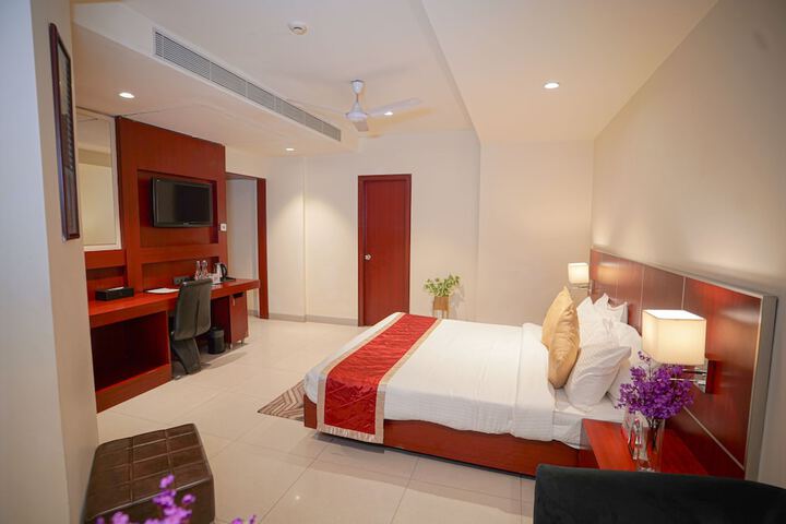 Room 15 of 48