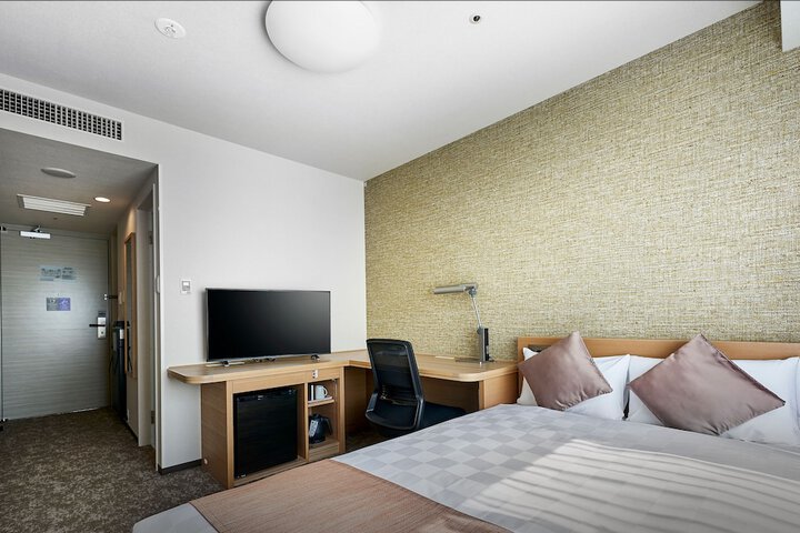 Room 16 of 48