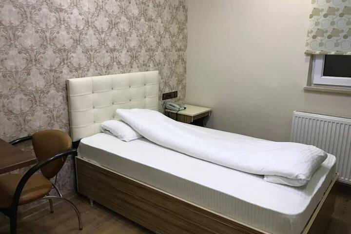 Room 5 of 10