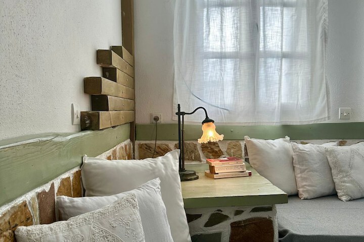 Room 27 of 52