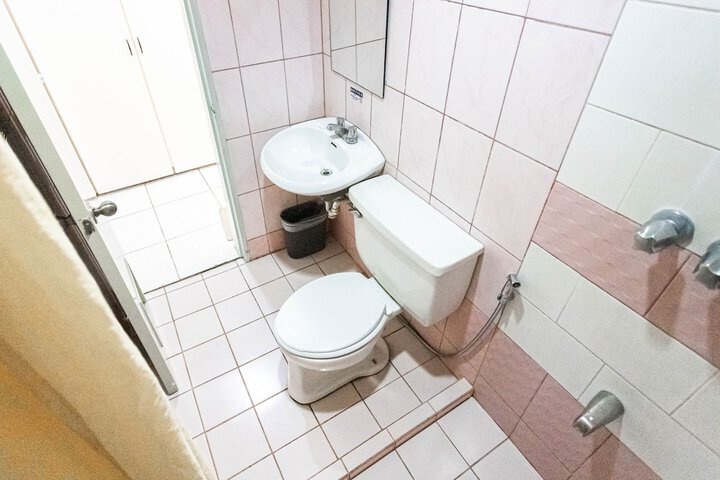 Room 14 of 16