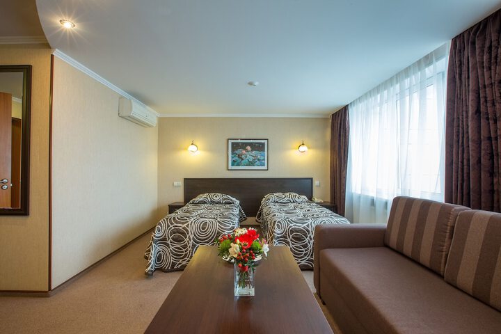 Room 10 of 60