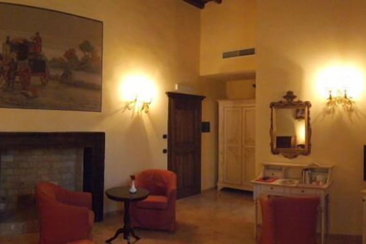 Room 12 of 86