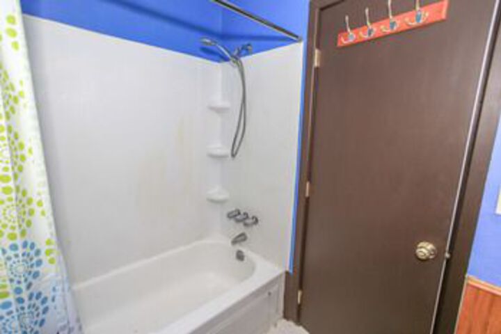 Room 6 of 58