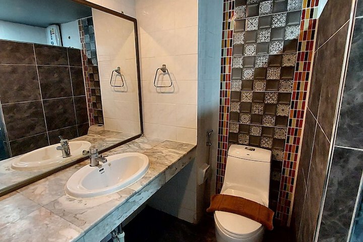 Room 42 of 48