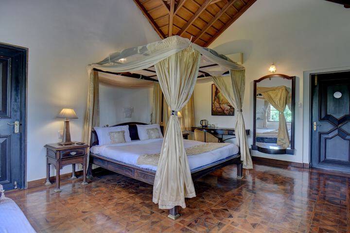 Room 2 of 7