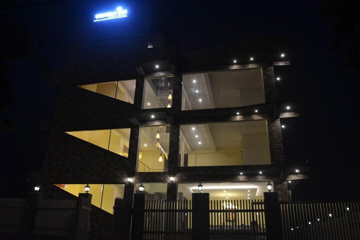 Hotel 35 of 40