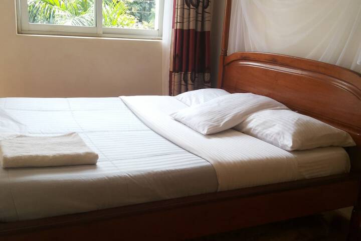 Room 12 of 73