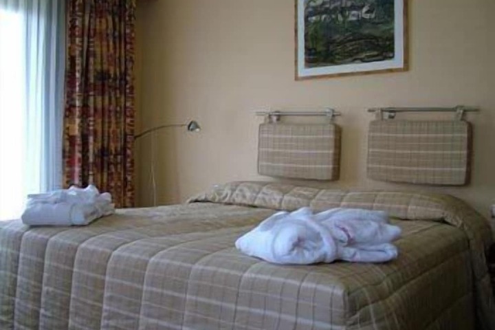 Room 15 of 36