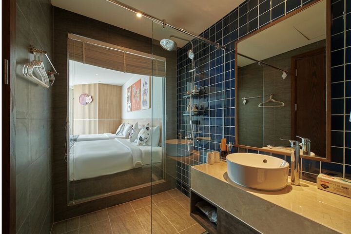 Room 15 of 130