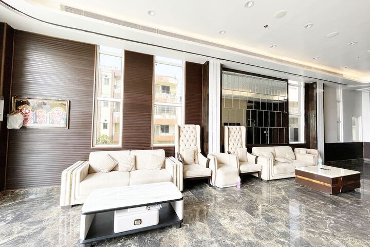 TBS Sea View - Full AC- Pool & Breakfast